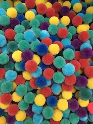 Опыт вязания, как никогда раньше с 5000PCS / ЧАС ключом цепочка помпом машины